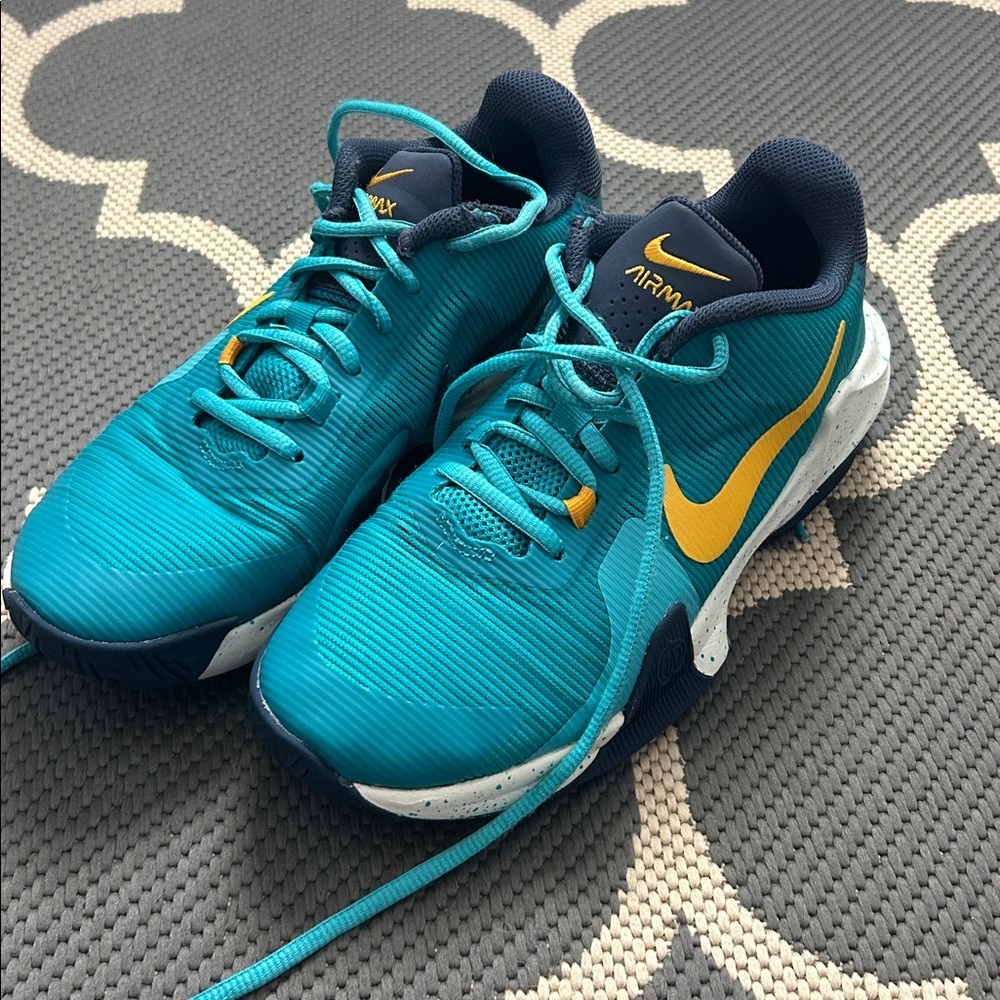 Nike Women’s Turquoise and Yellow Sneakers
